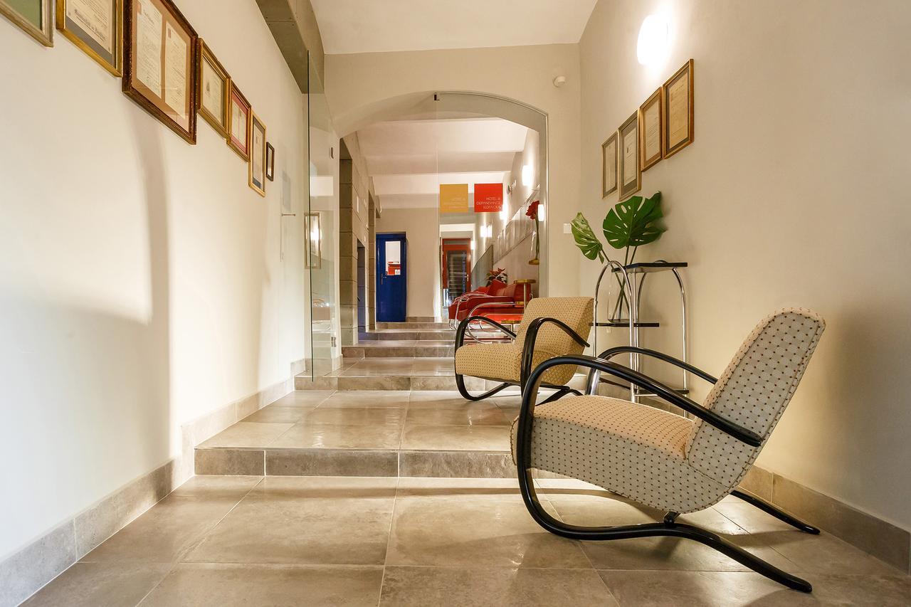 Hotel&Depandance Kopacka Lanskroun Bagian luar foto
