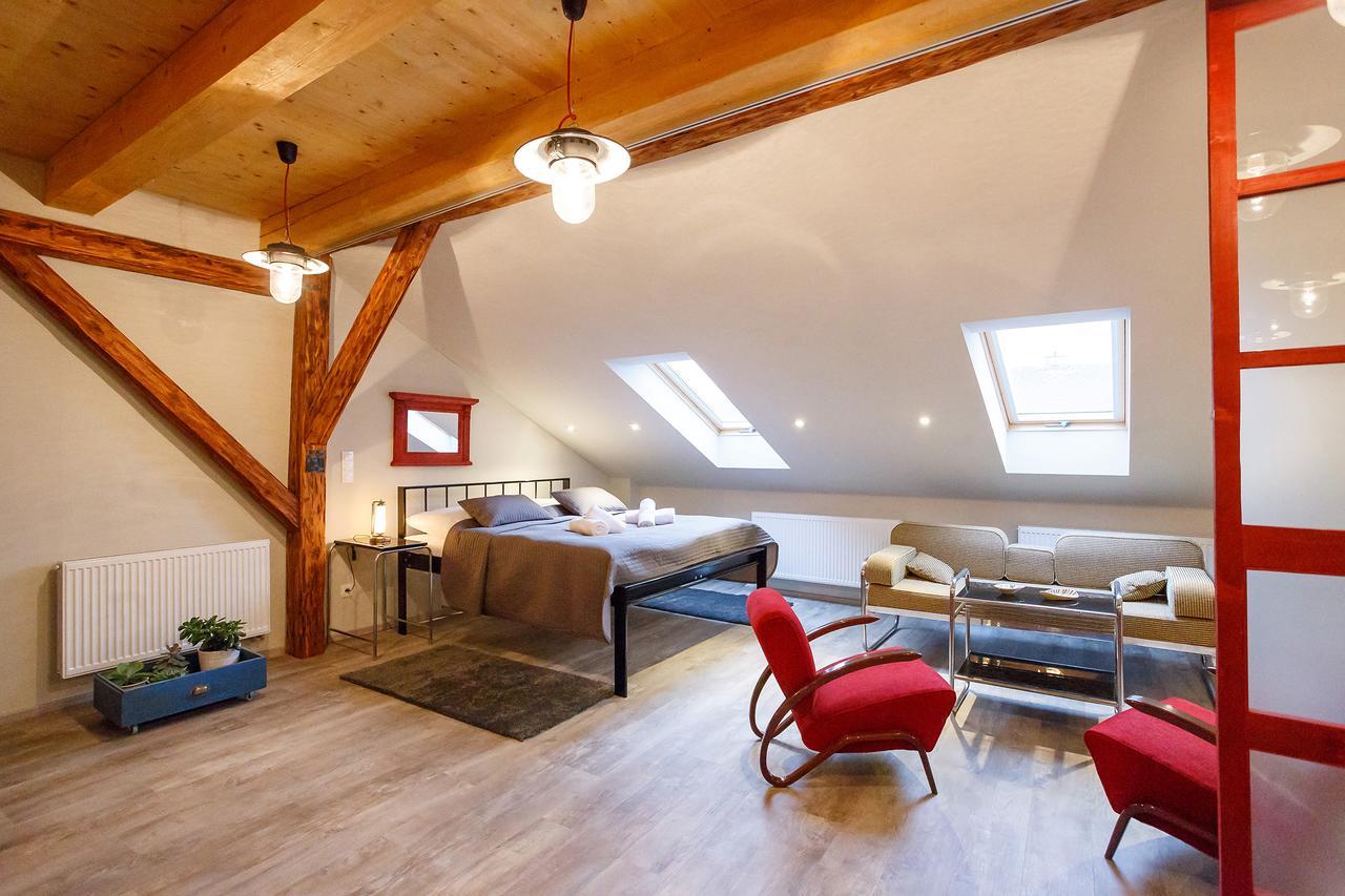 Hotel&Depandance Kopacka Lanskroun Bagian luar foto